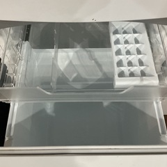 早い物勝ち🚗💨TOSHIBA2020年製GR-R15BS汚れ傷アリ💦動作未確認❣️白冷凍・冷蔵庫の画像