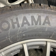 175/70r14 84Qヨコハマ16週2023年スタッドレスタイヤとホイール4本セットの画像