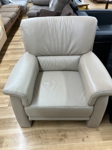 【軽トラ90分貸し出しサービス】himolla 1人掛けソファー