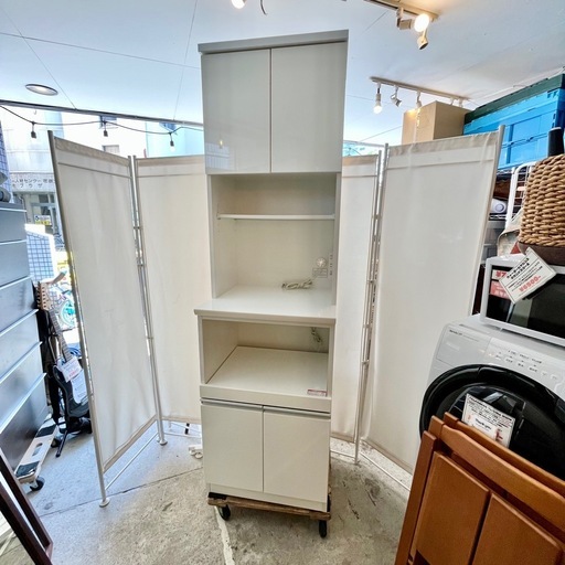 【武蔵小山店】　ニトリ レジューム NITORI レンジボード キッチンボード 食器棚 キッチン収納 家電収納 スライド棚 コンセント付き レンジ台 ホワイト 食器収納 炊飯器置き台 キッチンラック resume kitchen board cabinet cupboard リユース リサイクル nitori