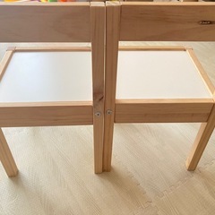 IKEA【LÄTT レット】子ども用テーブル,チェア2脚付の画像