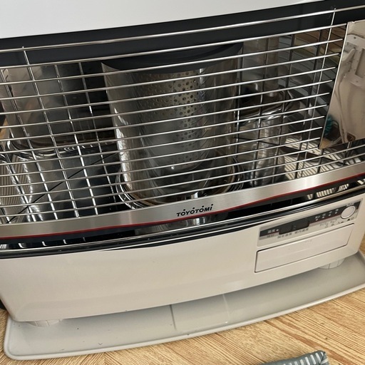 トヨトミ　石油ストーブ　煙突ストーブ　2020年製