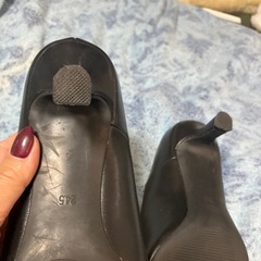 黒のパンプス
の画像
