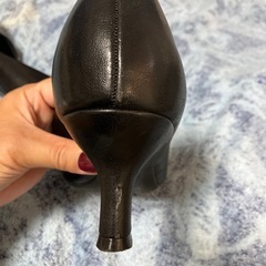 黒のパンプス
の画像