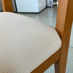 M2509-218 椅子 コンパクト チェア 小さめ  ナチュラル オフホワイト キズ汚れ有りの画像