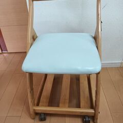 学習机の椅子の画像