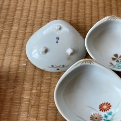 貝の形の小皿5枚の画像