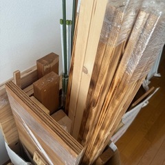 2×4木材・棚板（1,800円にてお譲り致します）の画像