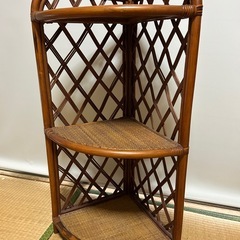 ラタン　コーナーラックの画像