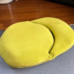 折りたたみ座椅子の画像