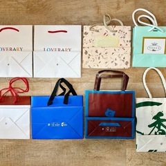 紙袋 いろいろ 小中サイズの画像