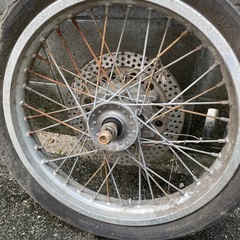 バイクのホイールの画像