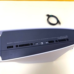 PlayStation5 (デジタル・エディション)本体と付属品(コントローラー、HDMI、電源ケーブル)の画像