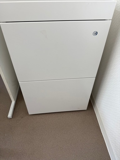 美品　オフィスデスク　サイド書棚