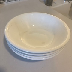 パスタやカレーのお皿の画像