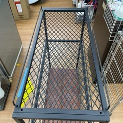 ☆ドリーム荒牧店☆ジモティー割引有☆【クリーニング済】キャスター付きスチールラックの画像