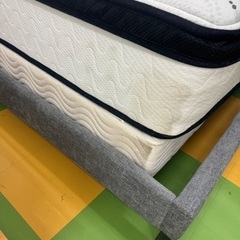 M327 クイーンサイズベッド マットレス付の画像