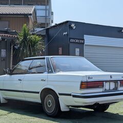ローンは毎月21,300円～　トヨタ　マークII　 グランデ　赤ベロアシート　ノーマル車両／エアコン　集中ドアロック　純正マフラー　ボディコーティング済の画像