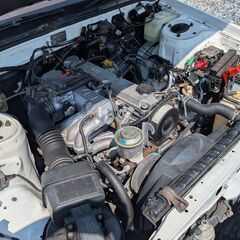 ローンは毎月21,300円～　トヨタ　マークII　 グランデ　赤ベロアシート　ノーマル車両／エアコン　集中ドアロック　純正マフラー　ボディコーティング済の画像