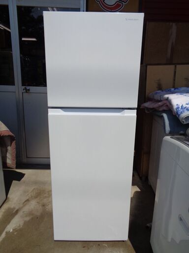 yselect　236L 2ドア 冷凍冷蔵庫　YRZ-F23H1　2022年製　中古