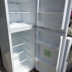 yselect　236L 2ドア 冷凍冷蔵庫　YRZ-F23H1　2022年製　中古の画像