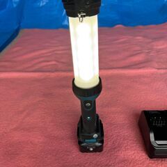 makita充電器LEDワークライトML104 本体・バッテリー・充電器付きの画像