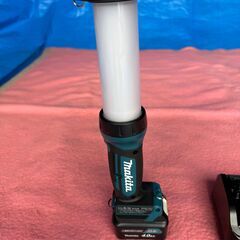 makita充電器LEDワークライトML104 本体・バッテリー・充電器付きの画像