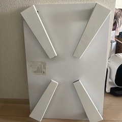 折り畳み式テーブルの画像