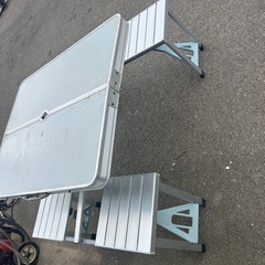 アルミ折り畳みアウトドアテーブルの画像