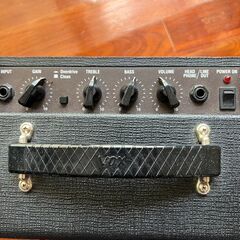 10Wギターアンプの画像