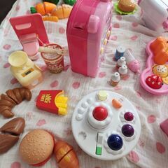 美品　メルちゃん　まとめ売り　トイレ　冷蔵庫　自動販売機　トイレ　おままごとの画像