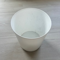 ゴミ箱(白)の画像
