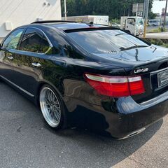 マイカーローン(低金利1.6%〜)から自社ローンまで取り扱い中♪　レクサス　LS460♪　　お問い合わせ大歓迎です♪！の画像