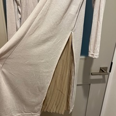 新品タグ付き　カーディガン　ロングカーディガン　Lサイズ　ベージュ　プリーツの画像