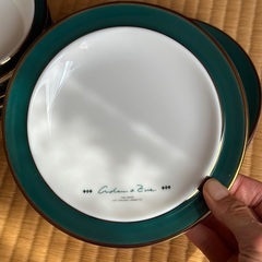 無料　スープボウルと皿の4セットの画像