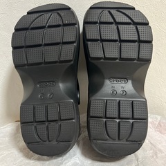 クロックス　厚底の画像