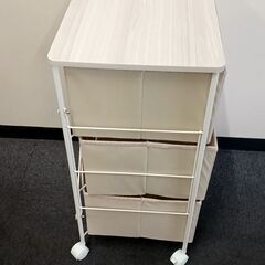 子供用　移動式　棚の画像