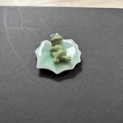 蛙の置物の画像