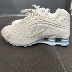 Nike Shox ナイキ ショックス R4 SE アイボリー 23.5cmの画像