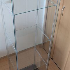 イケアガラスコレクションケースの画像