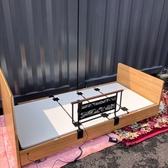 電動ベッド　マットレス擦れ汚れ有りますヒンジ割れ有りますの画像