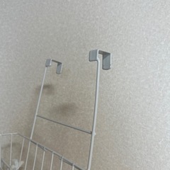壁掛けボード　かご付き　ラック　フックありの画像