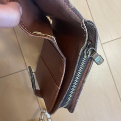 VUITTON折りたたみ財布の画像