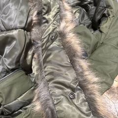 着心地いいファー付きダウンの画像