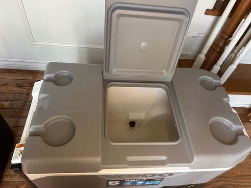IGLOO MAXCOLD 90qt/85L キャスター付きクーラーボックス 