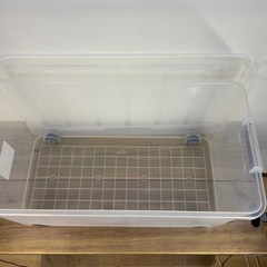 ＮＯ１【引き取り限定】アイリスオーヤマ 収納ボックス 衣装ケース ふた付き 大型 キャリー 頑丈 幅39×奥行74×高さ35cm ネイビー×クリアの画像