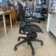 【ジモティー割引で最大15％OFF⭐️】Herman Miller アーロンチェア オフィスチェアの画像