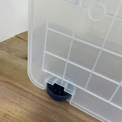 ＮＯ3【引き取り限定】アイリスオーヤマ 収納ボックス 衣装ケース ふた付き 大型 キャリー 頑丈 幅39×奥行74×高さ35cm ネイビー×クリアの画像