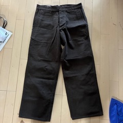 ドライボーンズチノパン