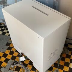 【RKGSE-356 オ】特価！Panasonic/食器洗い乾燥機/NP-TH4-W/中古品/2024年製の画像